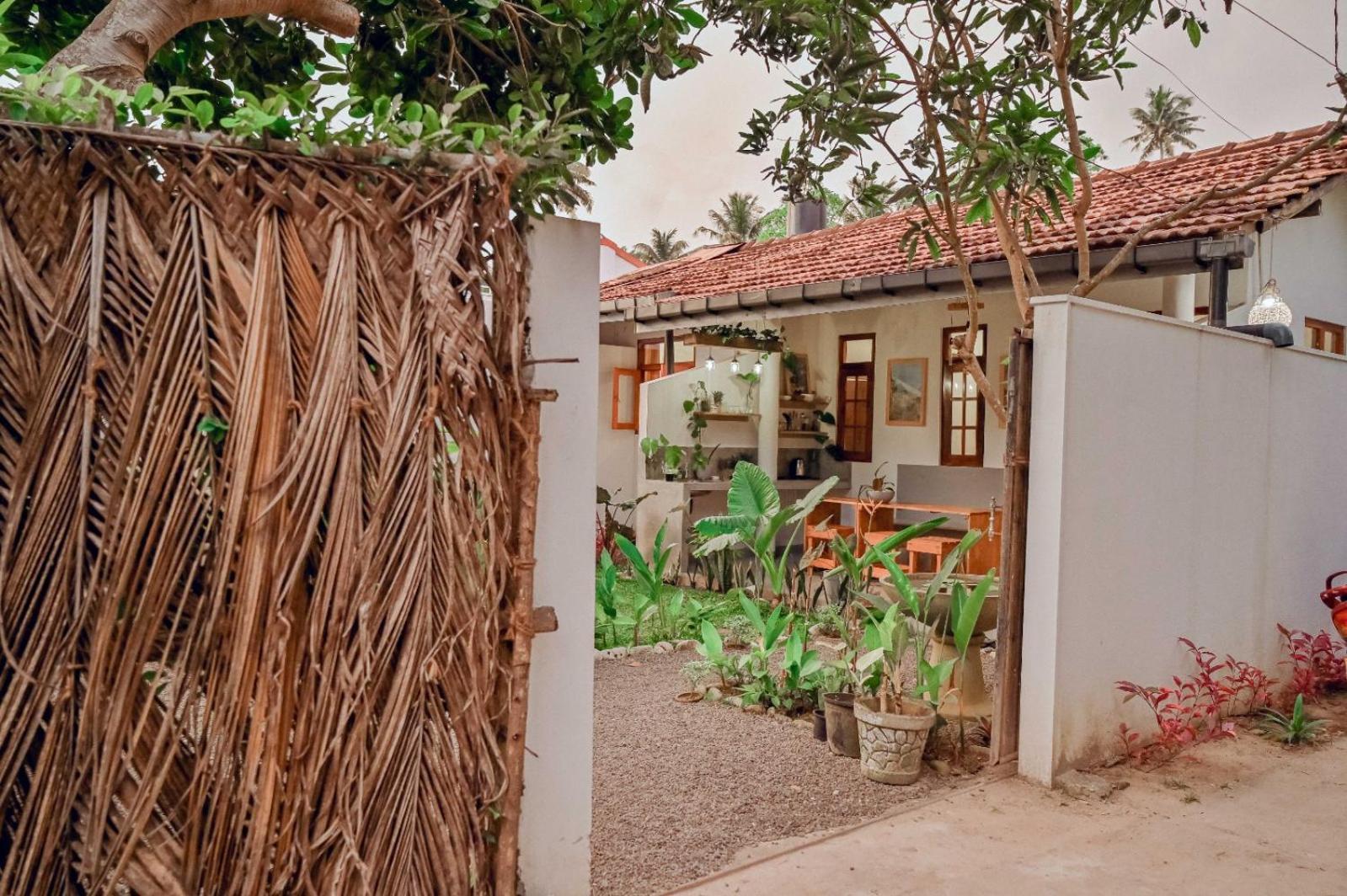 Cosynsurf Bed & Breakfast Matara Dış mekan fotoğraf